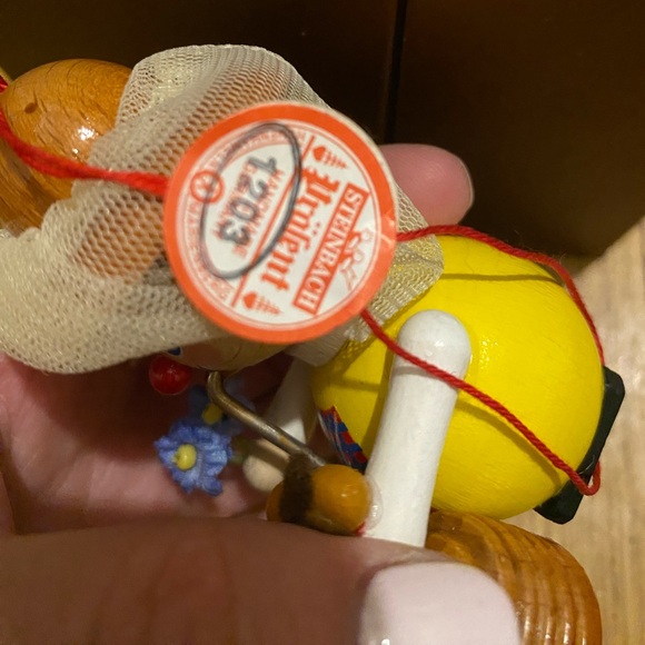 COPY - Vintage Steinbach Handmade Wooden Beekeeper Ornament - Picture 2 of 3